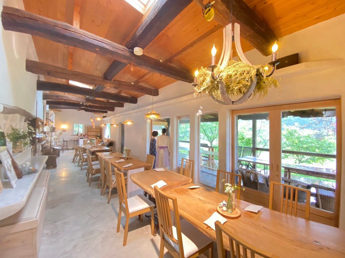 月子の「もうすぐ満月ですよ」トカイナカ