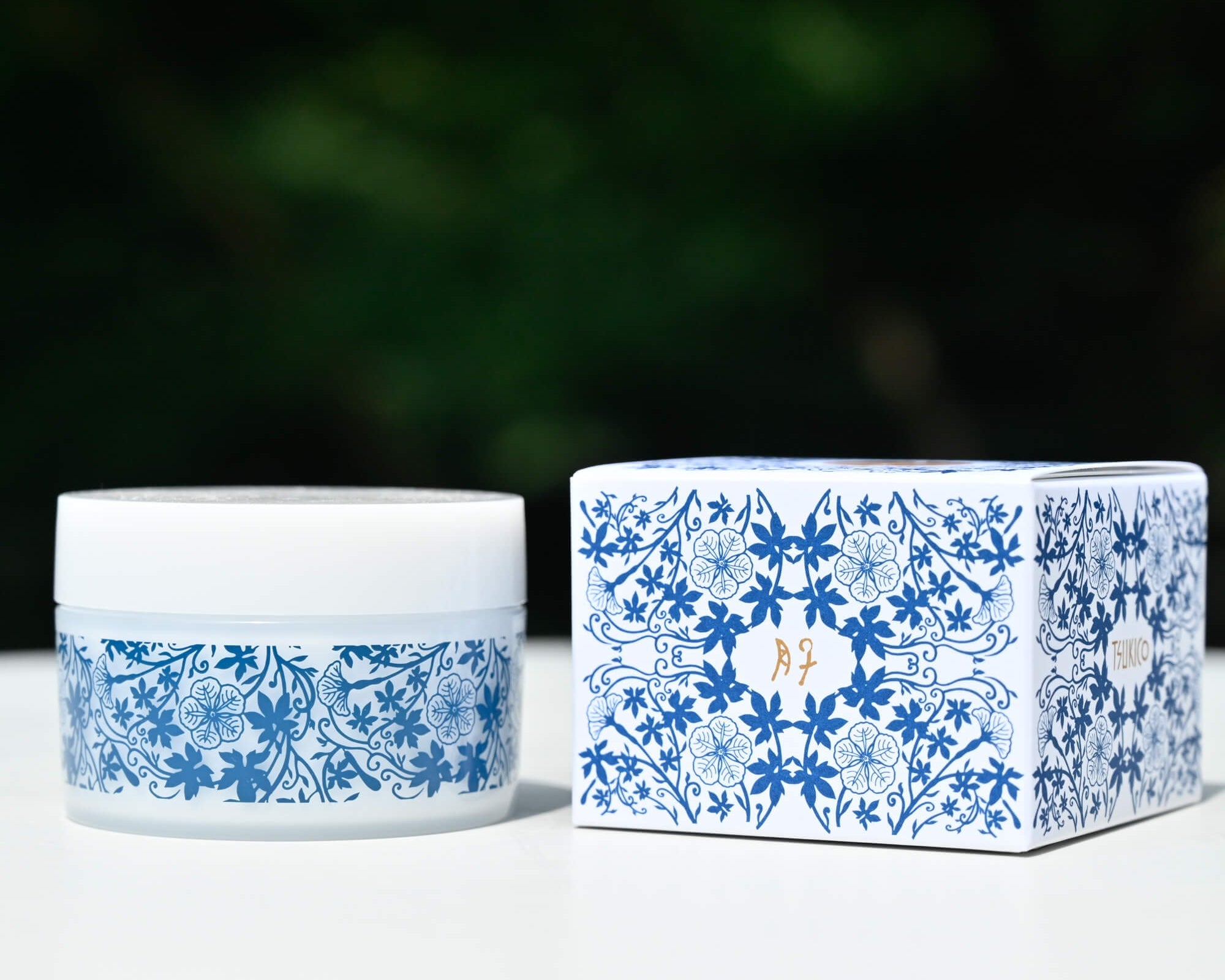 【クリスマス特別感謝セールのお知らせ】この冬、月のうるおいをあなたの肌へ